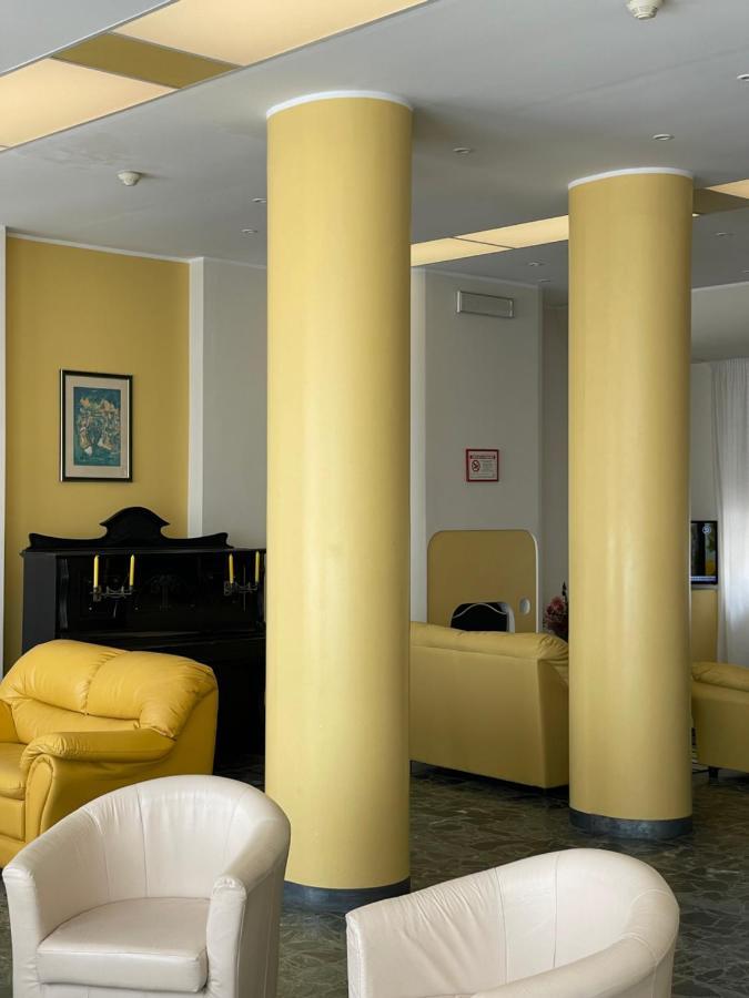 Robinia Hotel