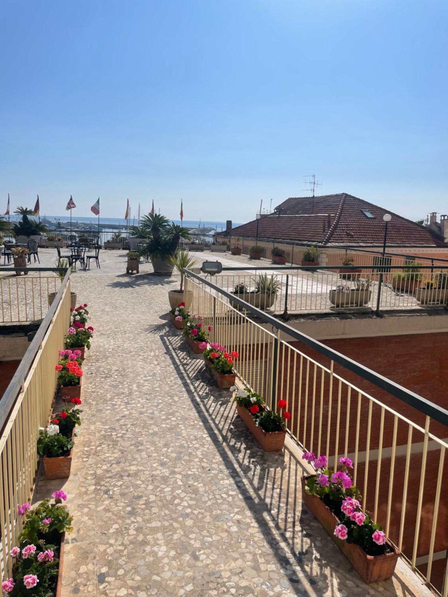 Robinia Hotel