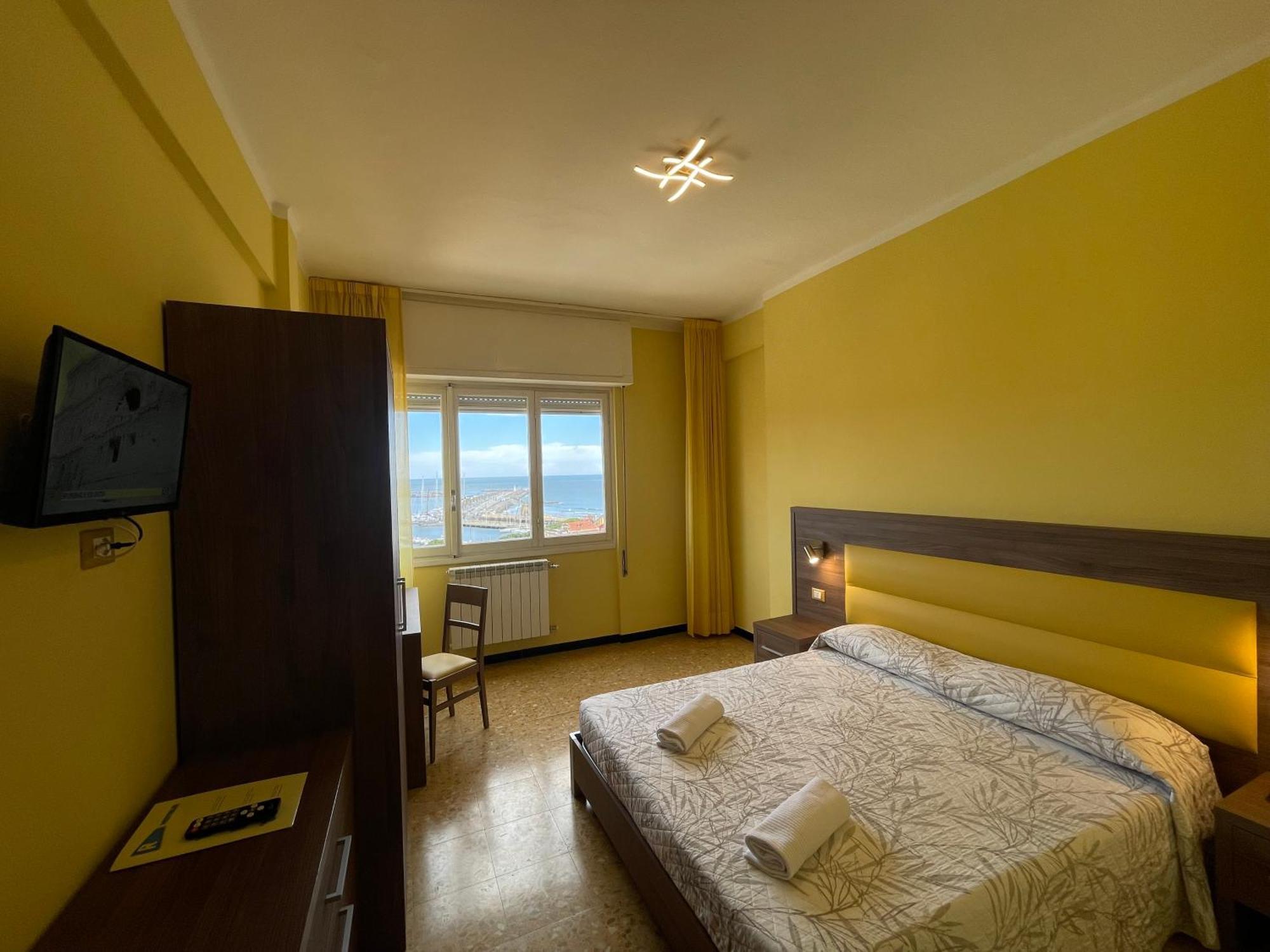 Hotel Robinia Imperia