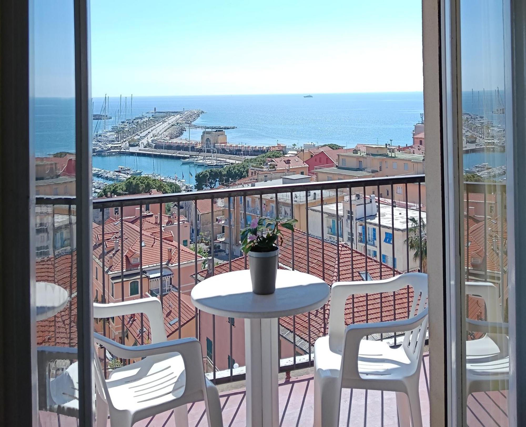 Hotel Robinia Imperia