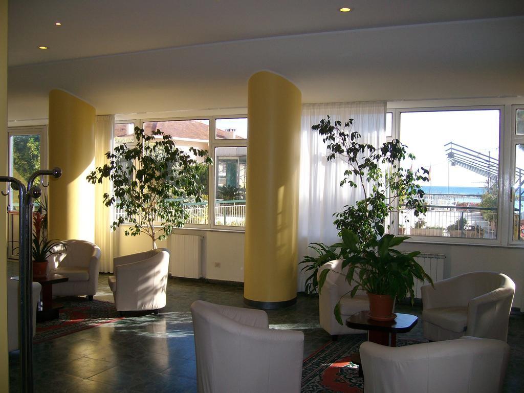 Hotel Robinia Imperia