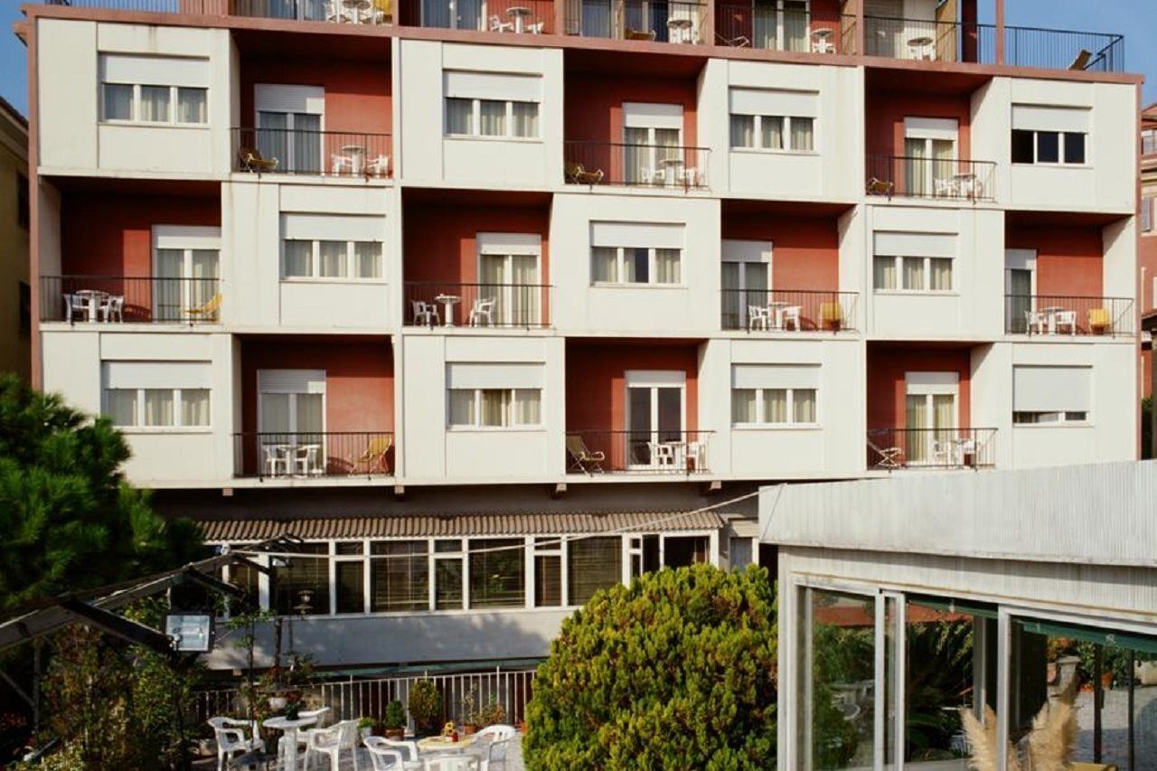Robinia 3* Imperia